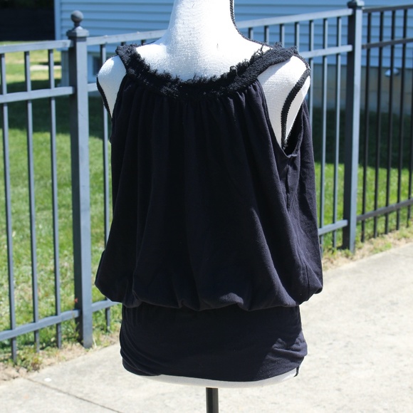 Max Studio, black sleevless shirt - Picture 3 of 10